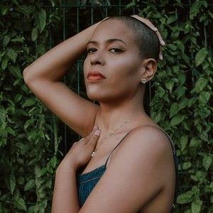 Meet your Posher, Tiara